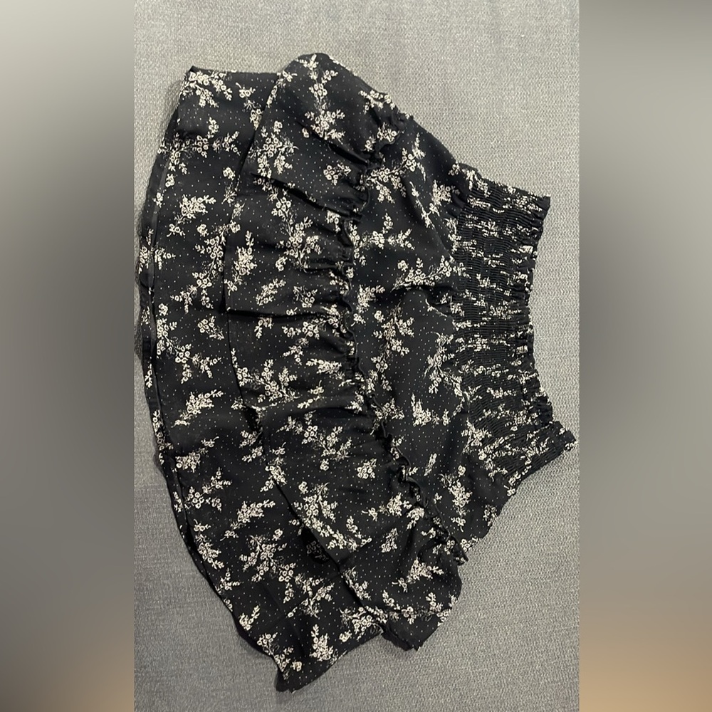 Altar’s State skirt size small black